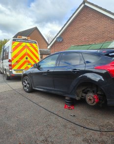 emergency tyre replacement 
