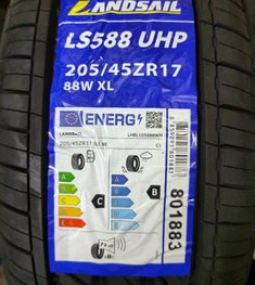 roadside new tyre fitting