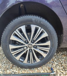 Tyre fitting on driveway Lenwade